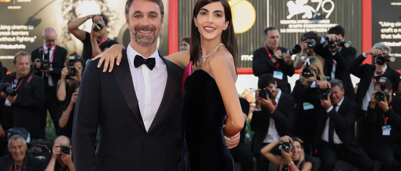 Un sms anonimo minaccia Raoul Bova: «Paghi o diffondiamo le tue chat private»