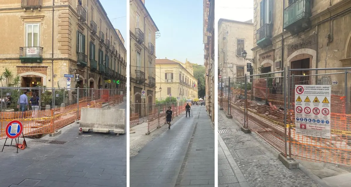 Cosenza, polemiche dopo il live di Lazza: «Il passaggio pedonale era vietato a causa dei lavori in corso»