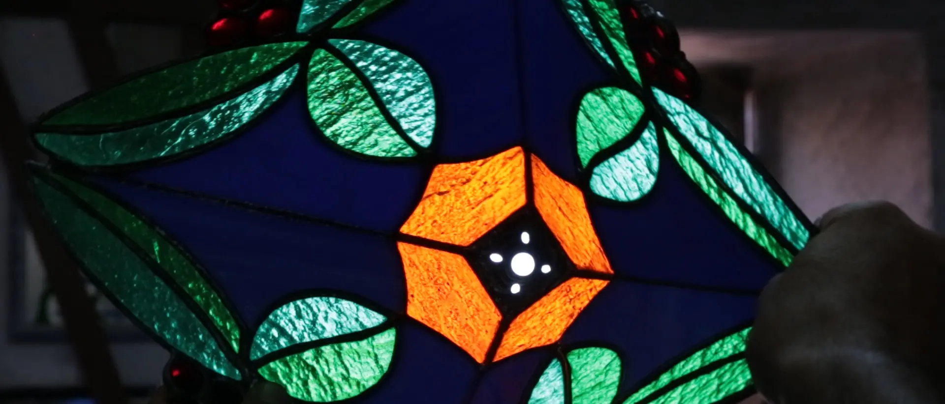 La bottega del vetro a San Giorgio Morgeto: Stefano Surace, un alchimista moderno si racconta a LaC Storie\u00A0\u00A0\n