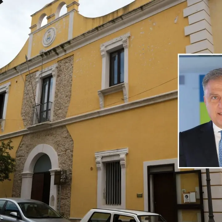 Rocca di Neto, sindaco condannato in “Rimborsopoli”: sospeso dalla carica\n