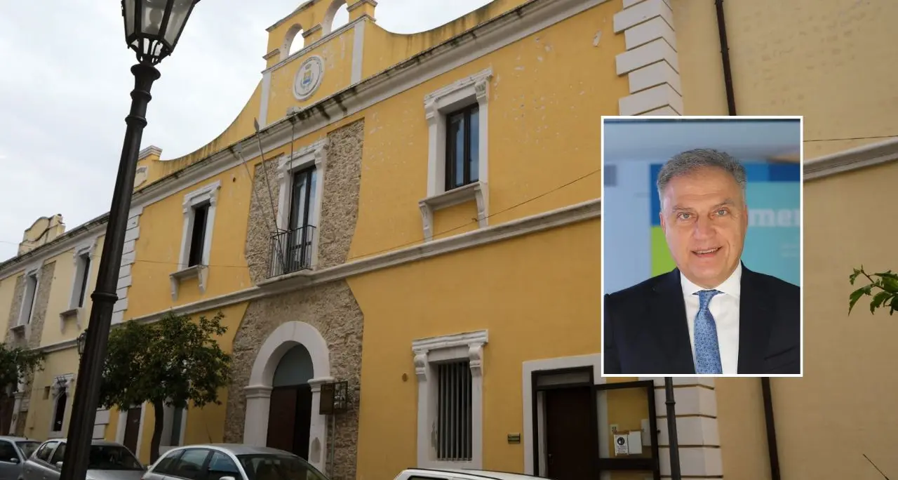 Rocca di Neto, sindaco condannato in “Rimborsopoli”: sospeso dalla carica\n