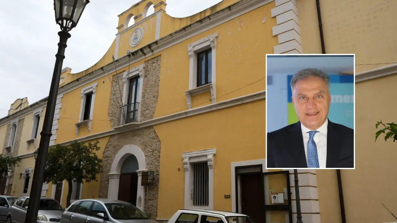 Rocca di Neto, sindaco condannato in “Rimborsopoli”: sospeso dalla carica\n
