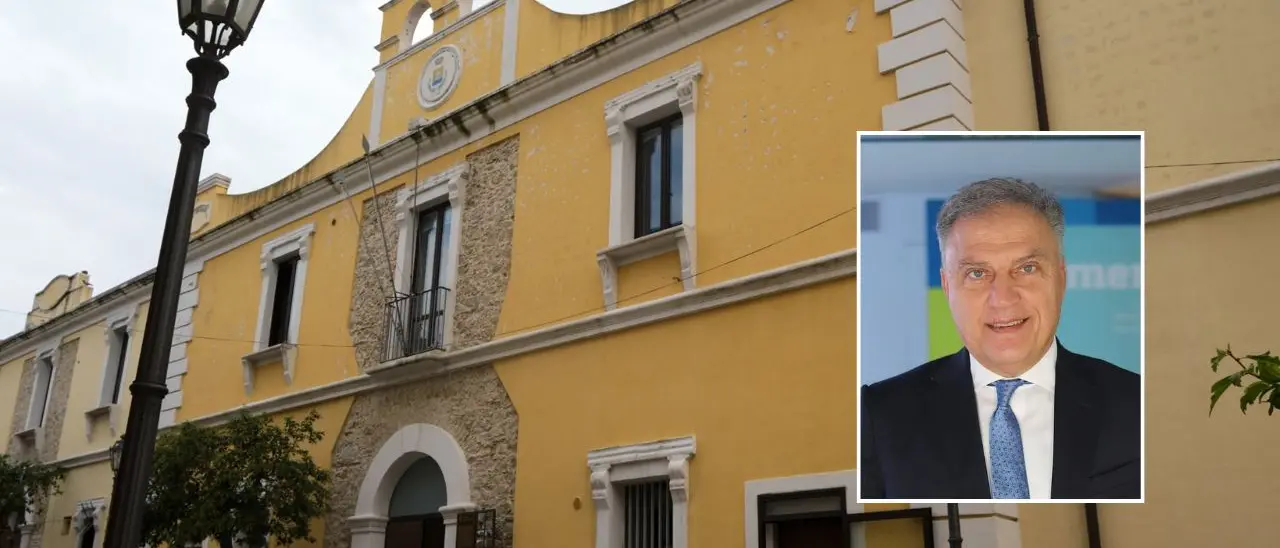 Rocca di Neto, sindaco condannato in “Rimborsopoli”: sospeso dalla carica\n