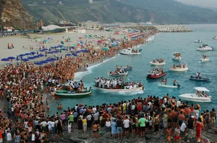 Tonnara di Palmi, festa di Maria Santissima dell’Alto Mare a metà: per un litigio annullata la processione delle barche\n