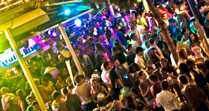 Movida off-limits per minori, Praia a Mare vieta la circolazione notturna agli under 14