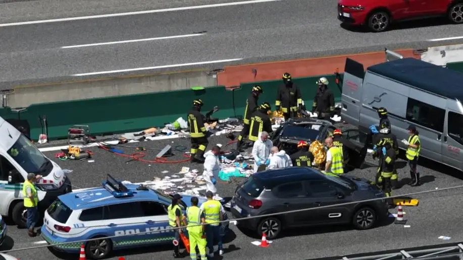 Drammatico incidente sull’A4,\u00A0auto contromano provoca quattro vittime e un ferito grave\n