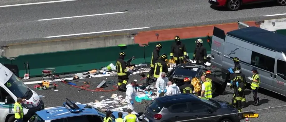 Drammatico incidente sull’A4,\u00A0auto contromano provoca quattro vittime e un ferito grave\n