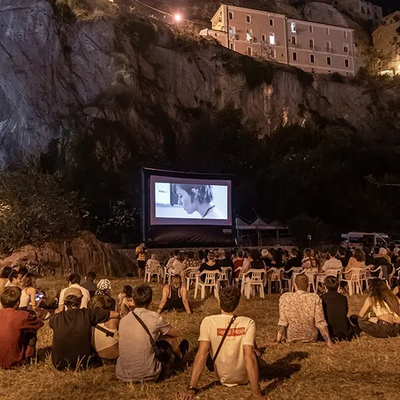 Cortometraggi, concerti e laboratori: torna ad Amantea La Guarimba international film festival\n