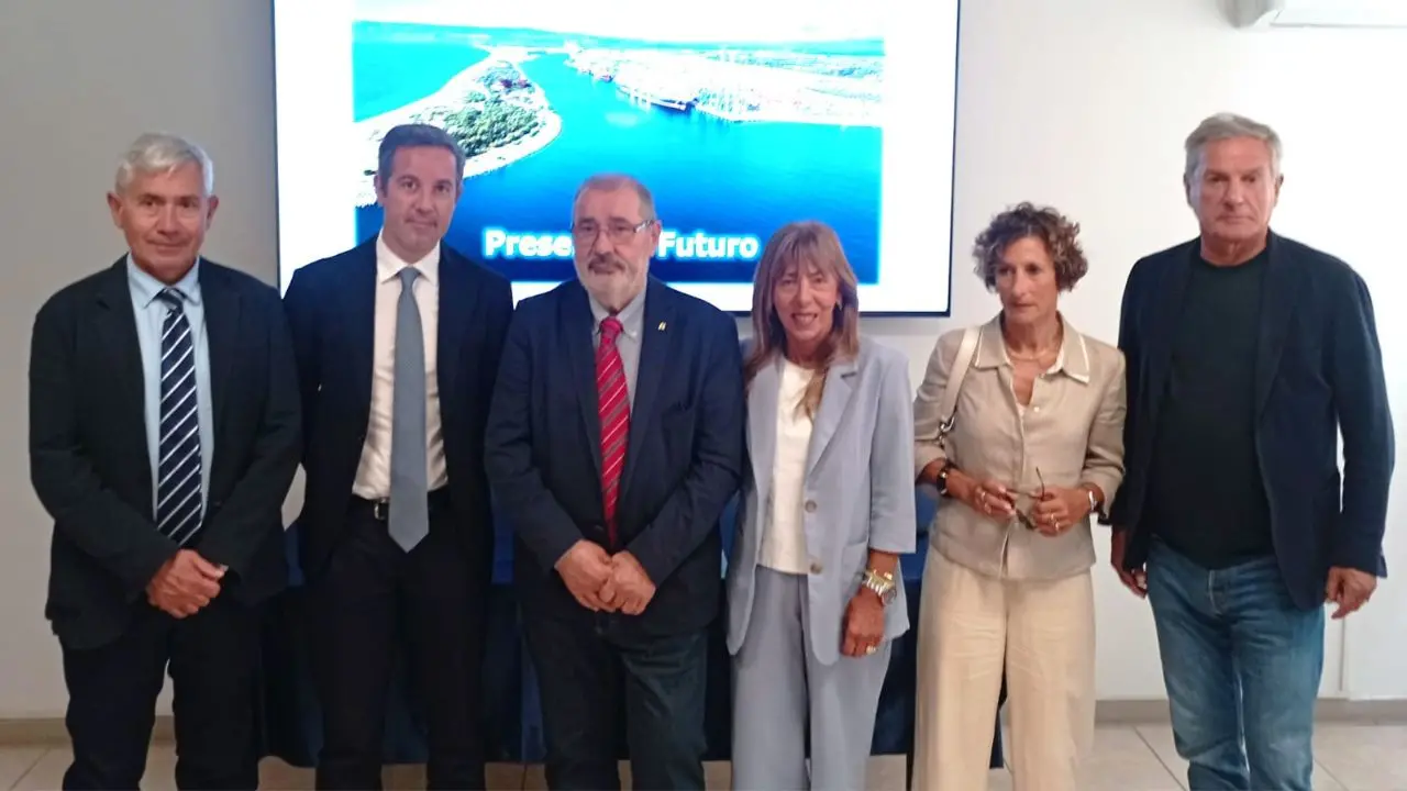 Gioia Tauro,\u00A0la Commissione parlamentare d'inchiesta sulle condizioni\u00A0e sicurezza del\u00A0lavoro in visita al porto\n