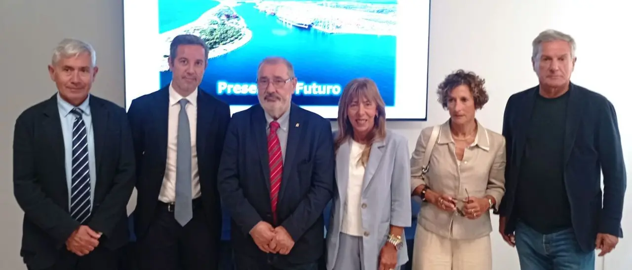Gioia Tauro,\u00A0la Commissione parlamentare d'inchiesta sulle condizioni\u00A0e sicurezza del\u00A0lavoro in visita al porto\n