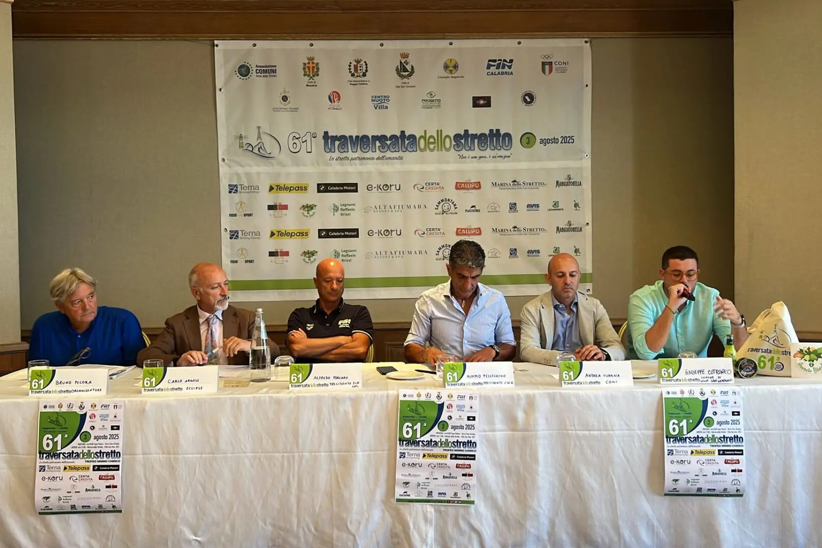Traversata dello Stretto, domenica 80 atleti a nuoto da Messina a Villa San Giovanni per la 61esima edizione