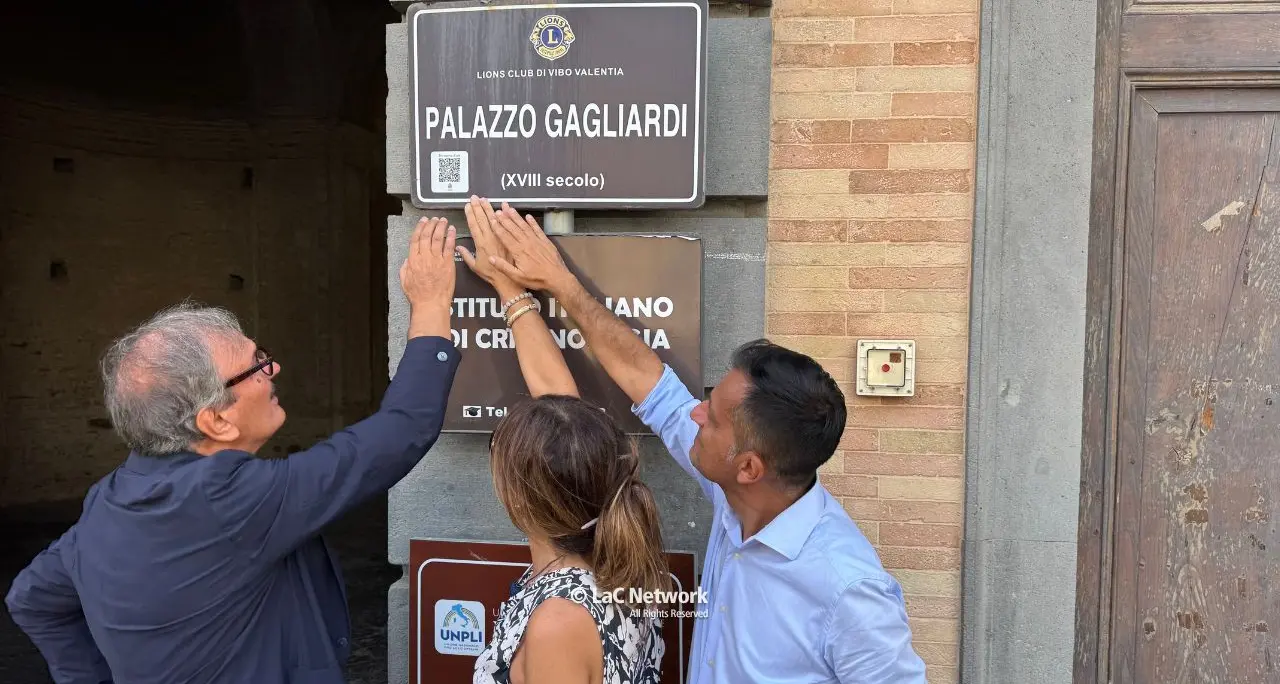 Turismo smart a Vibo Valentia: 60 Qr code per scoprire la storia della città attraverso lo smartphone\n