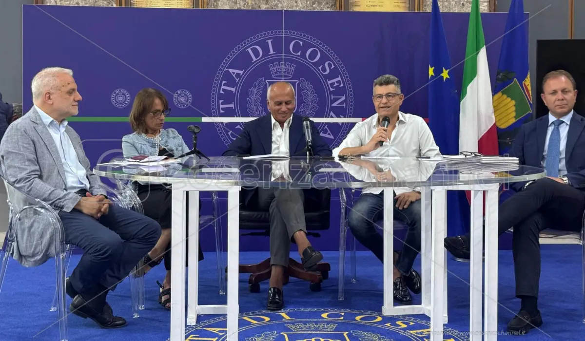 Presentato il DUP del Comune di Cosenza, Caruso: «Lavorato bene in una situazione disastrosa»