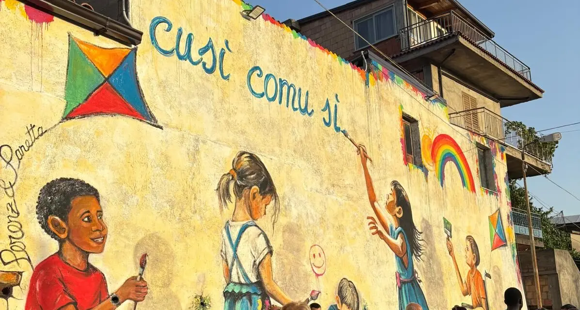 “Cusì comu si”, a\u00A0Martone un maxi murale che parla di inclusione e accoglienza