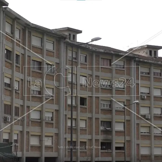 Comune Reggio, alloggi popolari: 448\u00A0occupati abusivamente, ritardi nelle assegnazioni e nessun protocollo per il contrasto\u00A0\n