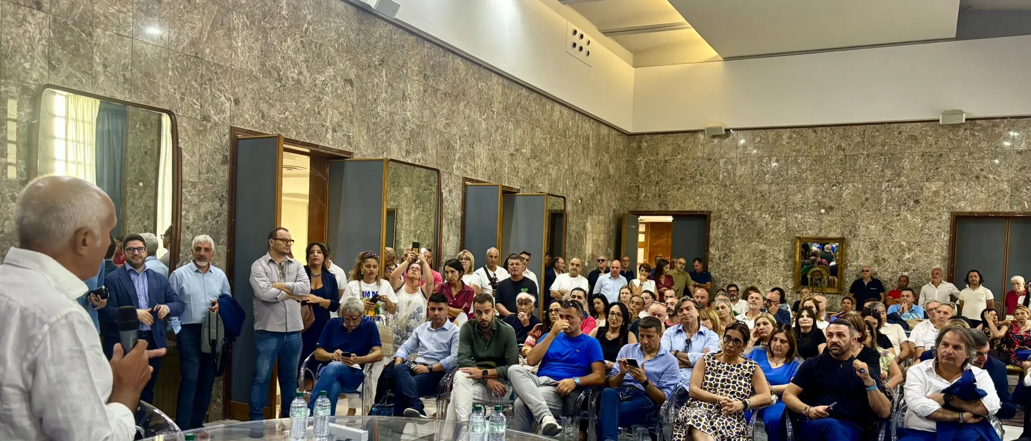 Centrodestra all’attacco sui Tirocinanti: «Il 31 luglio è arrivato, Cosenza e Rende che intendono fare?»