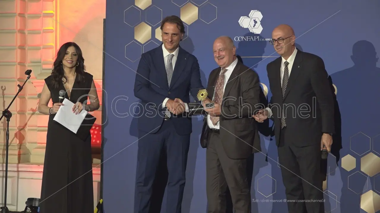 Cosenza, il Premio Alveare 2025 celebra il decennale con ospiti e premi nazionali