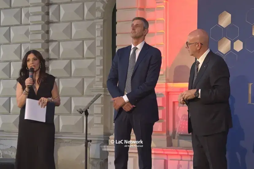 L’Alveare che produce, a Cosenza il Premio di Confapi Calabria celebra il decennale: ecco tutti i premiati\n