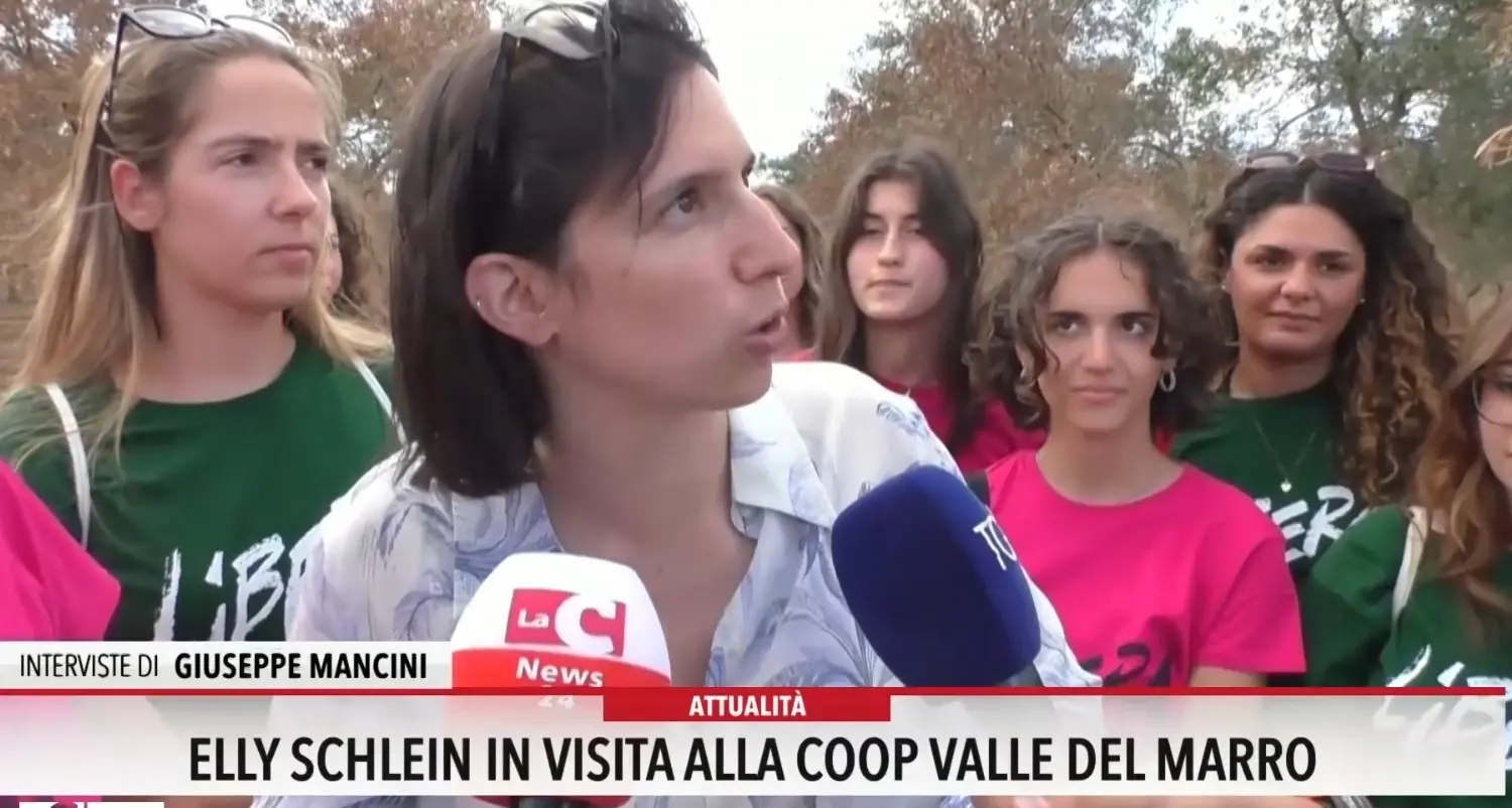 Elly Schlein in visita alla coop valle del Marro