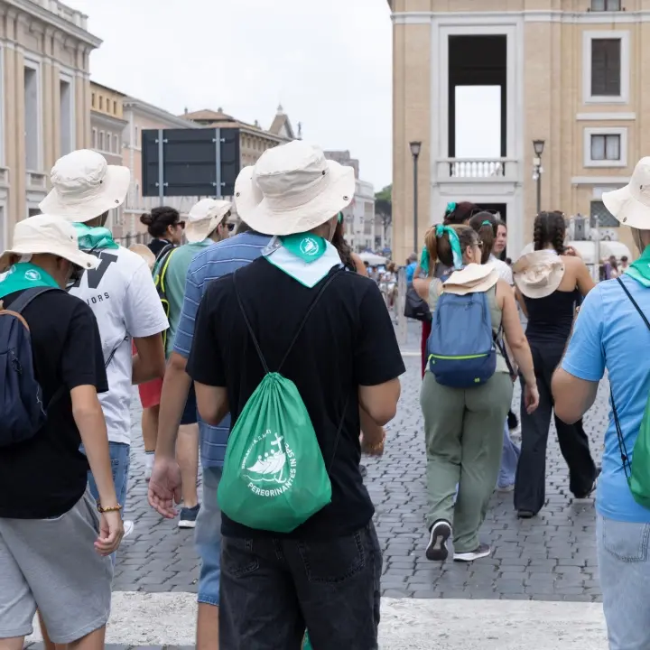 Canti, preghiere e pioggia: il Giubileo dei giovani trasforma Roma in un’unica grande casa spirituale\n