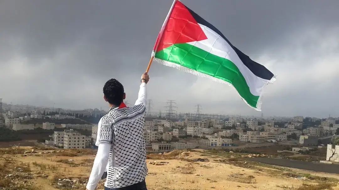 Dopo la Francia anche il Regno Unito pronto a riconoscere lo Stato della Palestina. Starmer: «A Gaza crisi terribile»\n