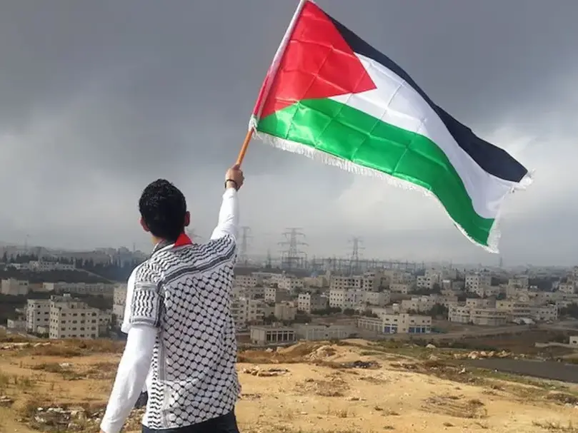 Dopo la Francia anche il Regno Unito pronto a riconoscere lo Stato della Palestina. Starmer: «A Gaza crisi terribile»