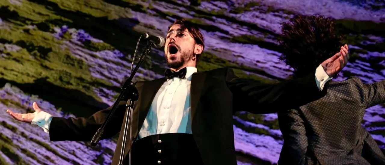 Da un piccolo borgo della Calabria alla scena mondiale: la voce del tenore Lorenzo Papasodero incanta i grandi teatri\n