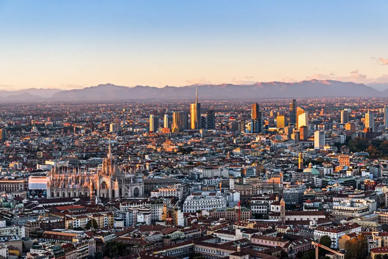 A Milano crolla tutto, un mattone dopo l’altro: tra inchieste, esposti e cantieri sospetti la città traballa\n