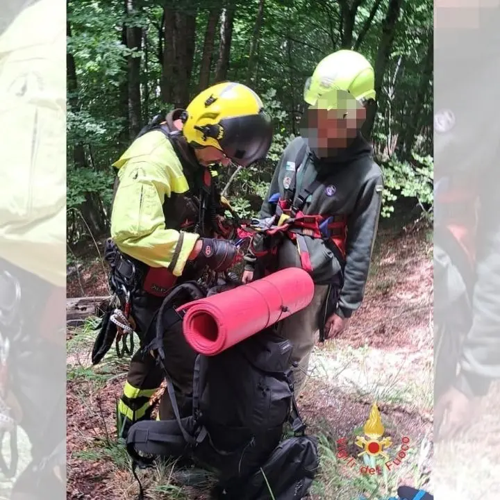 Saracena, sette scout dispersi sul Pollino salvati con l’elicottero dei Vigili del Fuoco | VIDEO\n