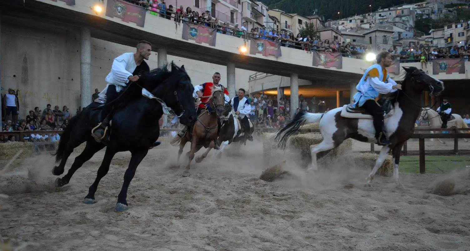 Torna a Stilo il Palio di Ribusa, un viaggio nel Seicento calabrese sulle orme di Tommaso Campanella\n