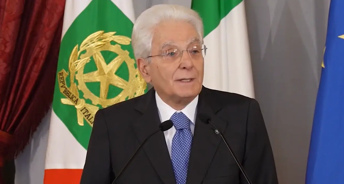 Mattarella alla riscossa,\u00A0schiena dritta contro Mosca: «La Russia ha cancellato l’equilibrio della pace»\n