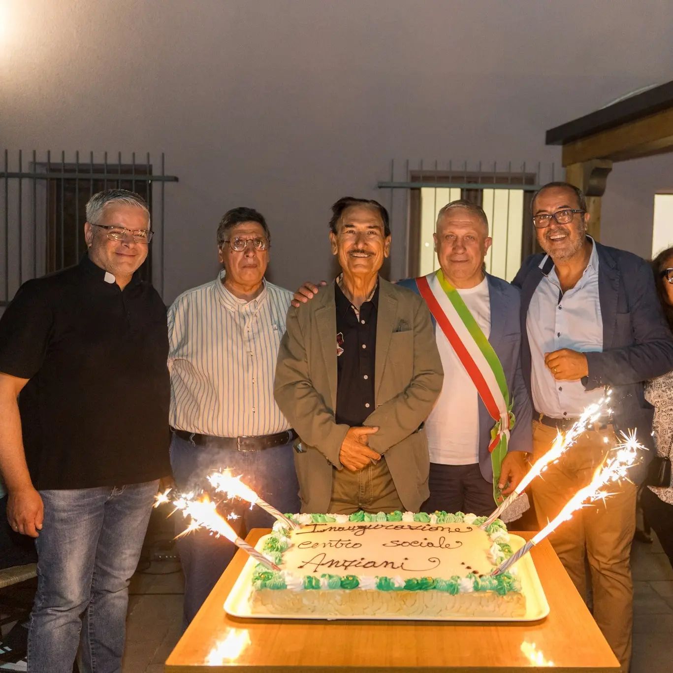 Il Moto Club di San Lorenzo del Vallo rende onore al Centro Anziani