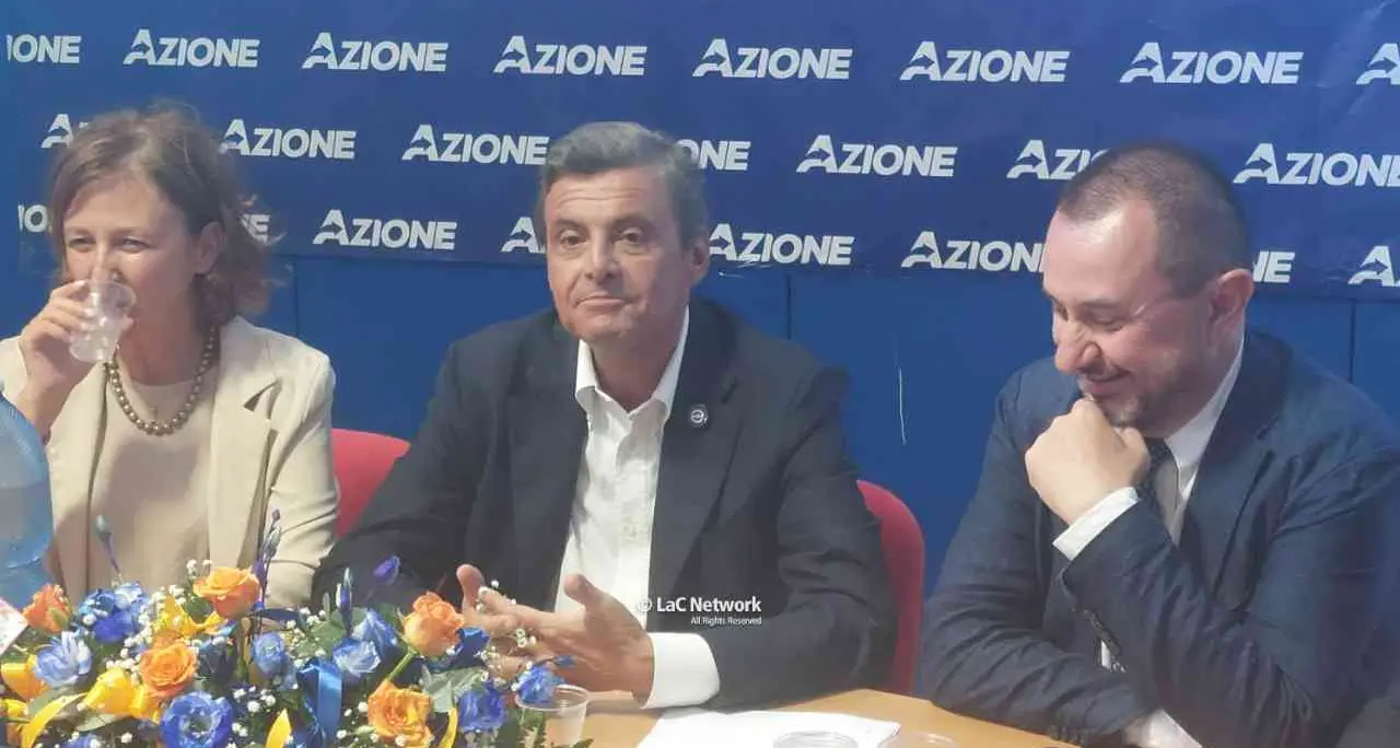 Calenda accusa Occhiuto: «La Calabria è ferma su tutto e lui fa il bullo: così rischia di farsi male»