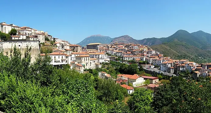 Borghi montani, 89 i comuni calabresi\u00A0ammessi ai fondi Fosmit per contrastare lo spopolamento –\u00A0L’ELENCO\n