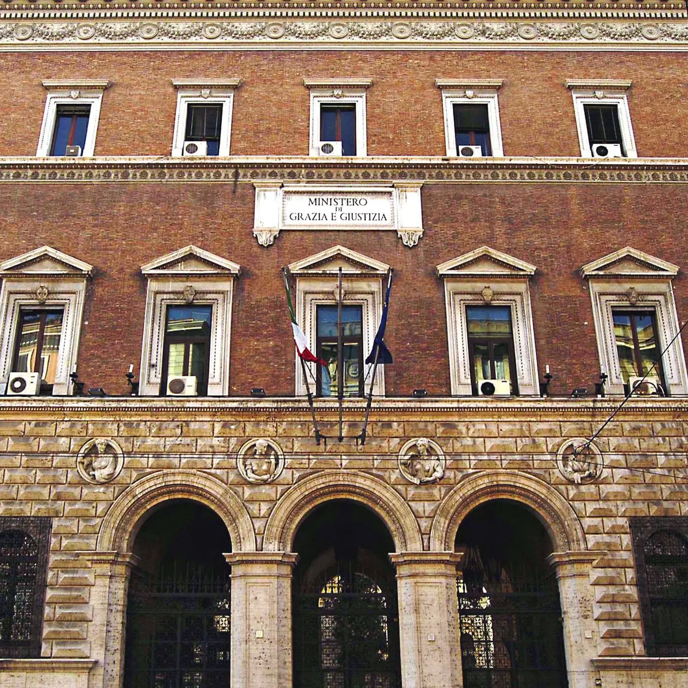 Concorso ministero della Giustizia, 2.970 assunzioni a tempo indeterminato\n