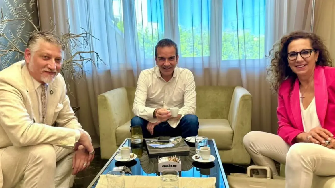 Occhiuto, prima foto pubblica dopo l’annuncio delle dimissioni: ecco il governatore con Giuli e Ferro\n