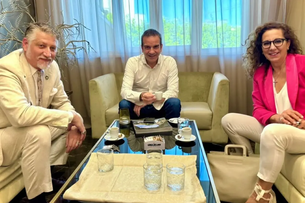 Nella foto il presidente dimissionario della Calabria Roberto Occhiuto con il sottosegretario all\\'Interno Wanda Ferro e il ministro della Cultura, Giuli