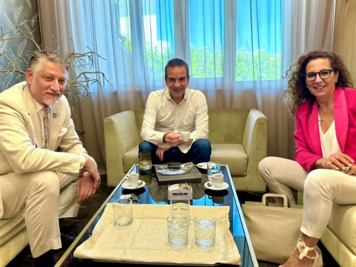Occhiuto, prima foto pubblica dopo l’annuncio delle dimissioni: ecco il governatore con Giuli e Ferro
