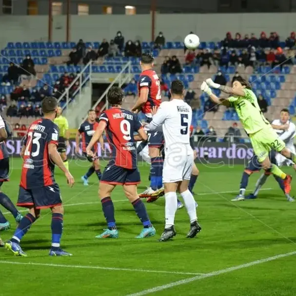 Crotone-Cosenza, il derby\u00A0in diretta su Rai Sport il 7 settembre\n