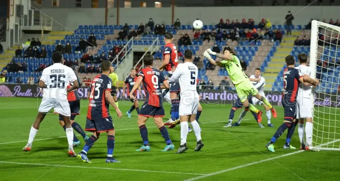 Crotone-Cosenza, il derby\u00A0in diretta su Rai Sport il 7 settembre\n