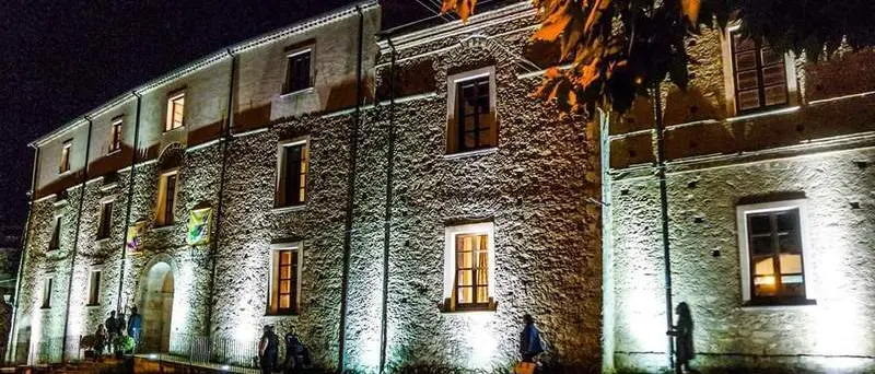 A Cerisano nasce la Factory della creatività: teatro, musica e comunicazione per giovani talenti