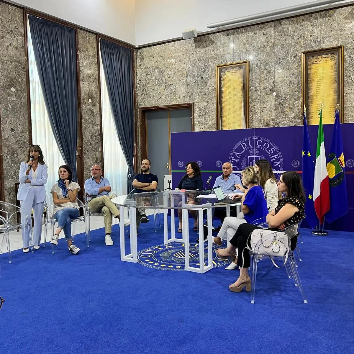 Strutture socio-assistenziali\u00A0a rischio chiusura: incontro a Cosenza tra Caruso e altri sindaci\n