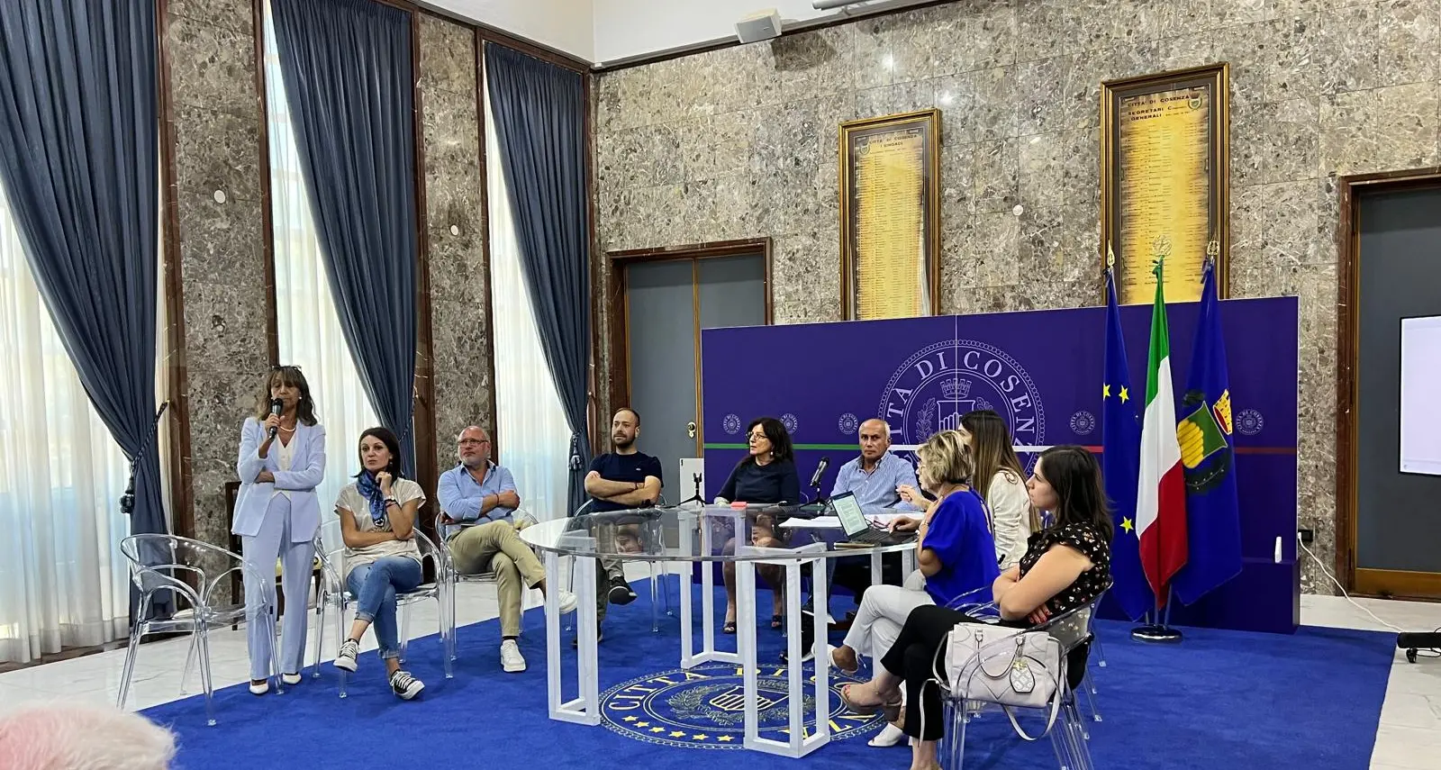 Strutture socio-assistenziali\u00A0a rischio chiusura: incontro a Cosenza tra Caruso e altri sindaci\n