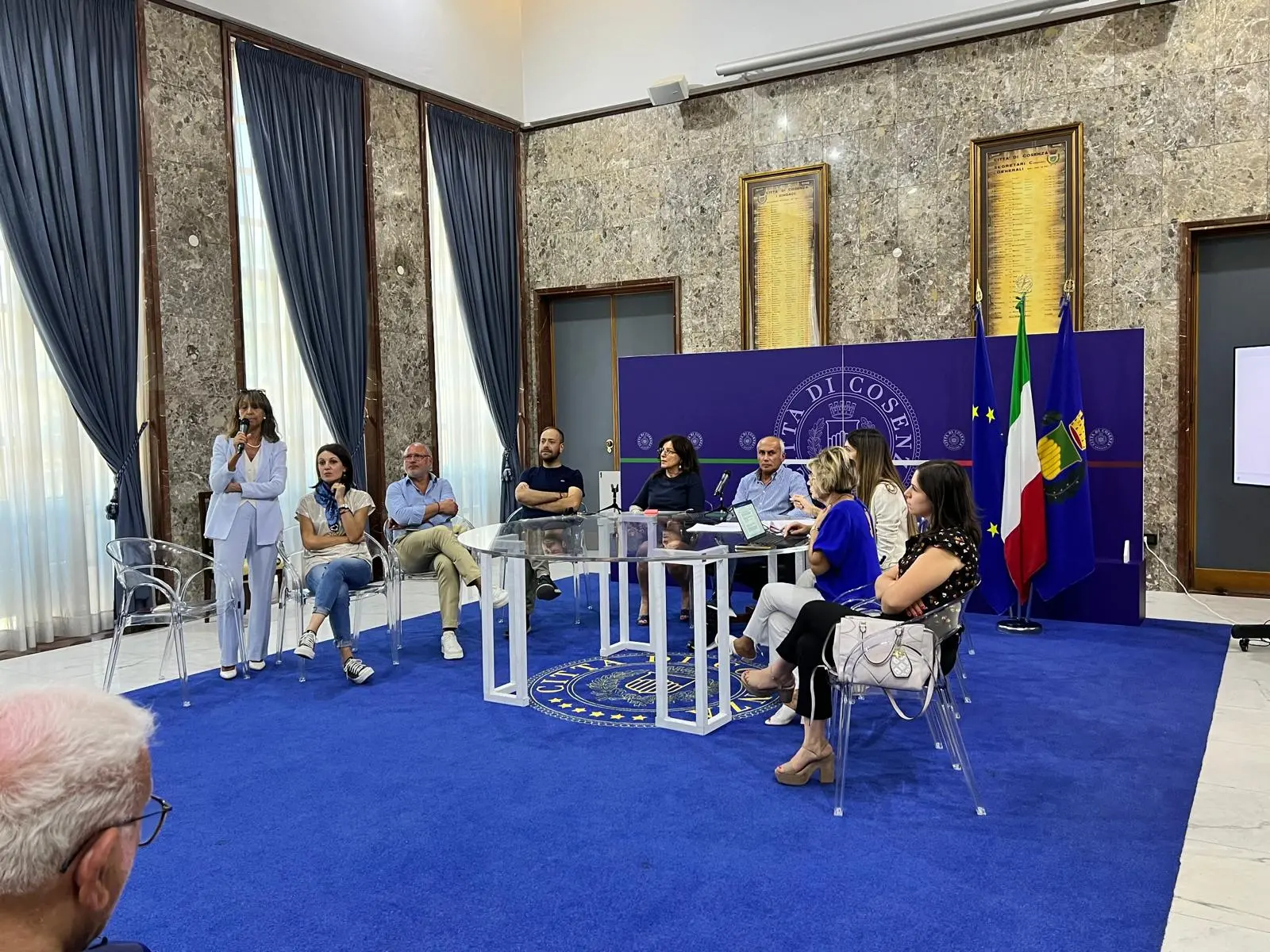Strutture socio-assistenziali\u00A0a rischio chiusura: incontro a Cosenza tra Caruso e altri sindaci\n