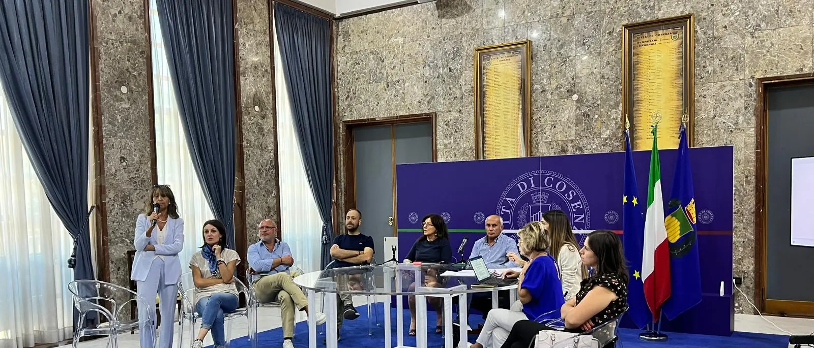 Strutture socio-assistenziali\u00A0a rischio chiusura: incontro a Cosenza tra Caruso e altri sindaci\n