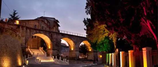 Cosenza, nuove luci artistiche valorizzeranno i monumenti e i beni architettonici del centro storico\n
