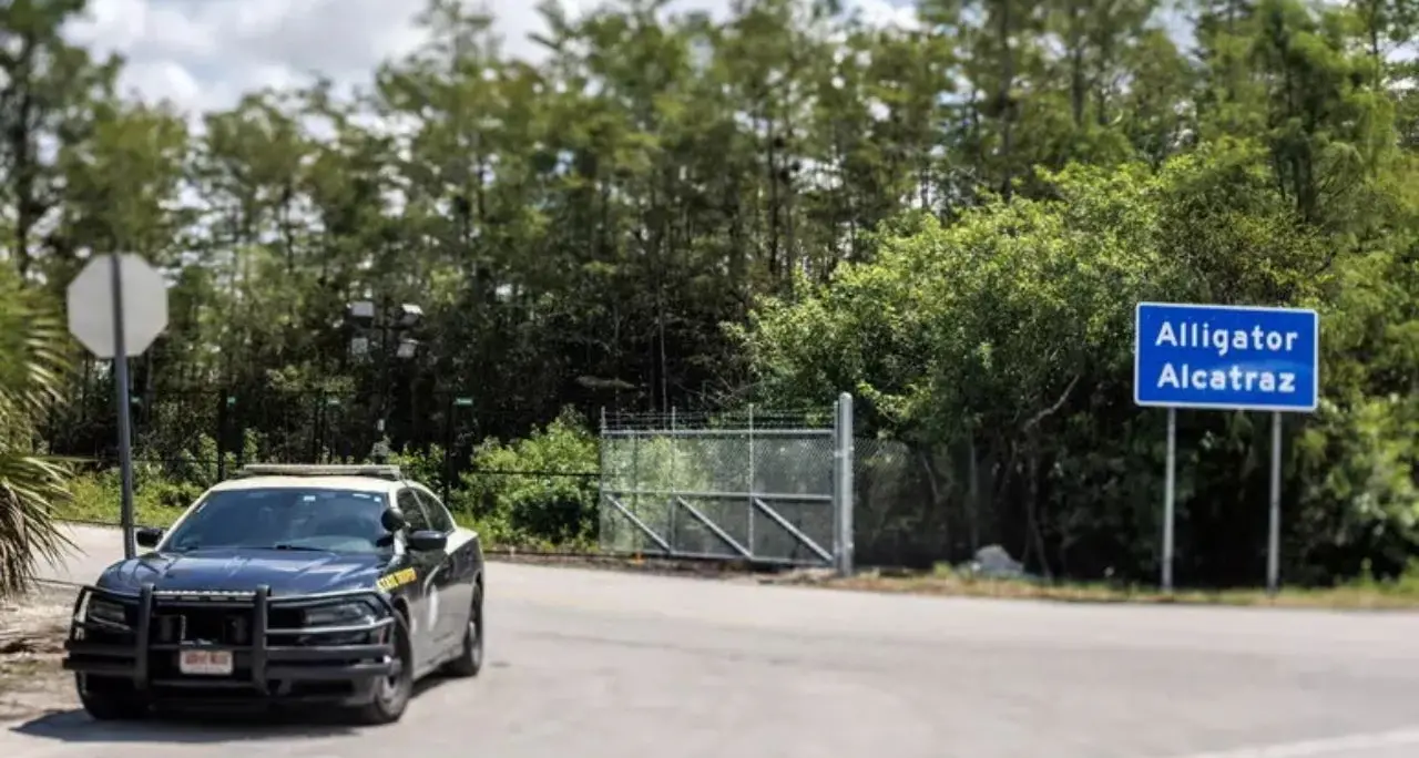 Florida, un altro italiano detenuto a Alligator Alcatraz: Farnesina al lavoro