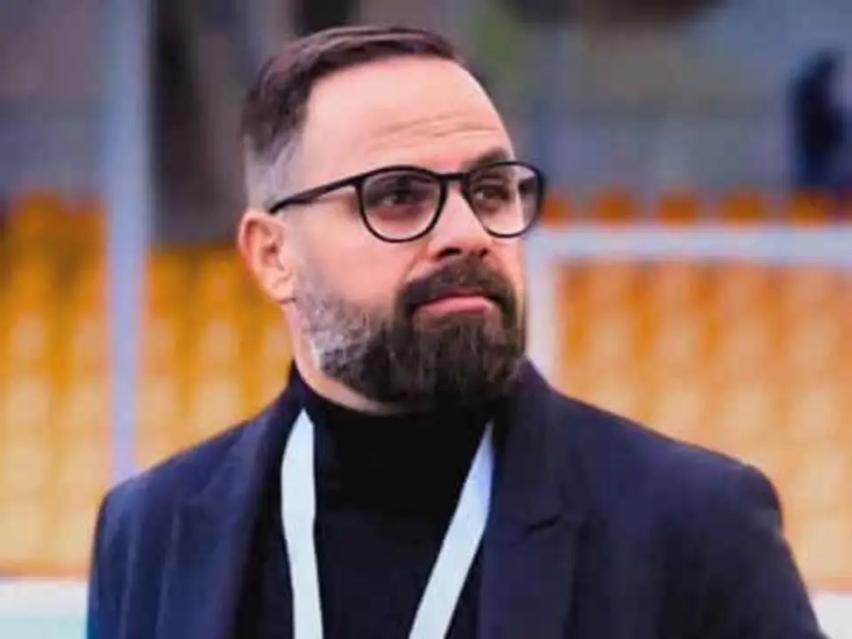 Cosenza-Ba, notte calda. Lupi pronti a chiudere con il centrocampista del Siracusa