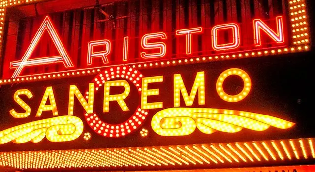 Sanremo appeso a un filo: Rai pronta a traslocare il Festival a Torino tra veleni, soldi e paura di flop\n