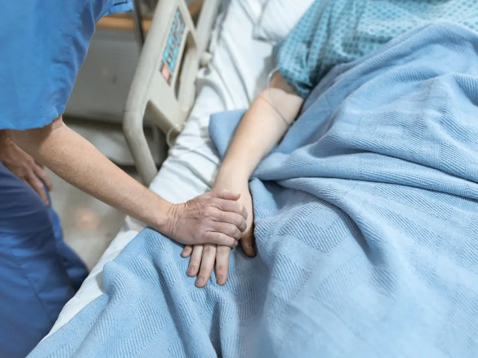 Il grido di aiuto dei familiari di una donna con sla: «Per lei nessun posto disponibile, merita di vivere dignitosamente»